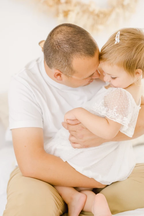 bonheur main enfant amour geste